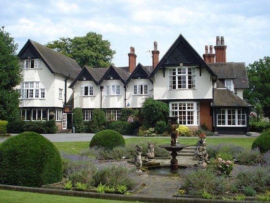 mere court knutsford