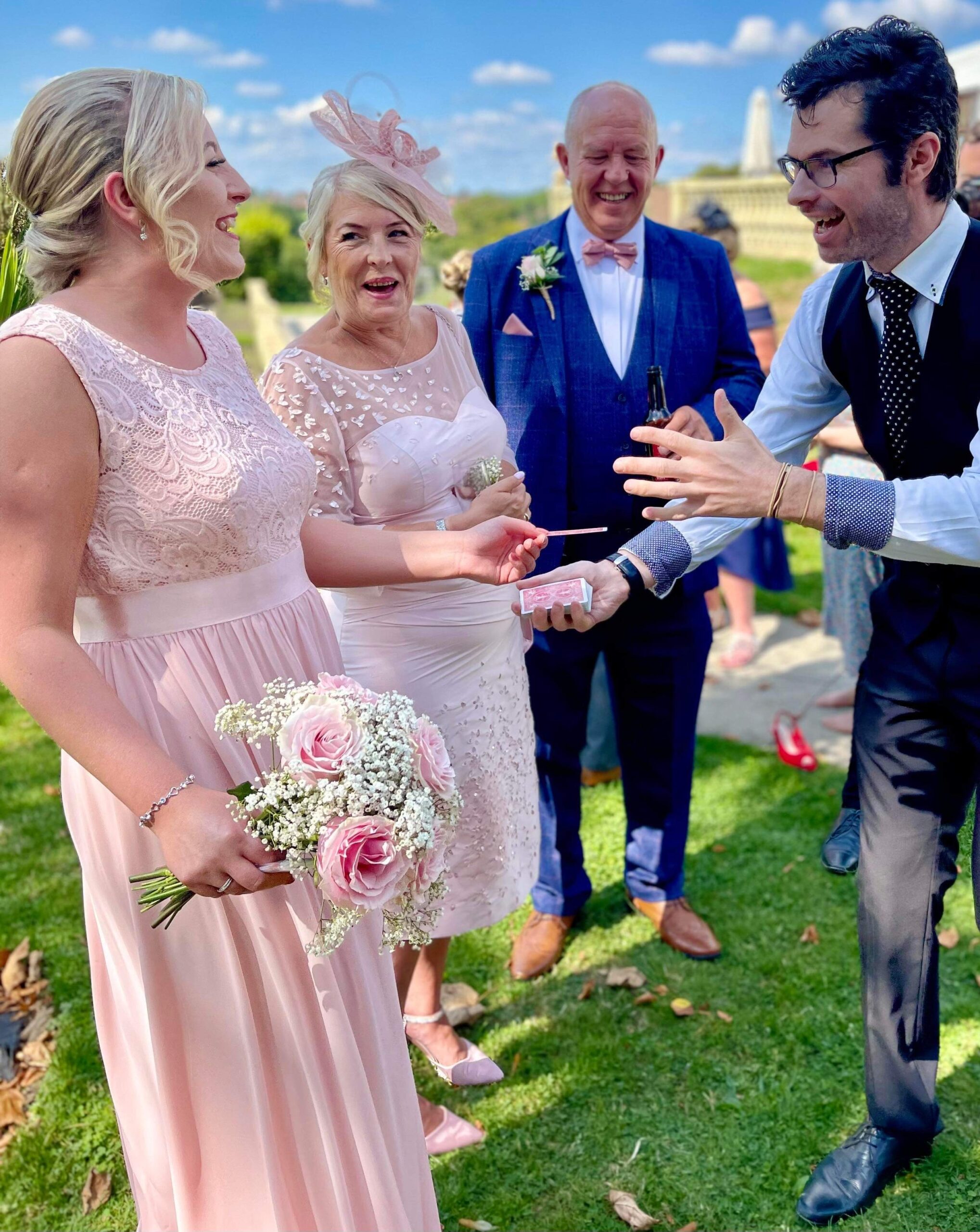 warwickshire-close-up-magician-wedding-landscape-r